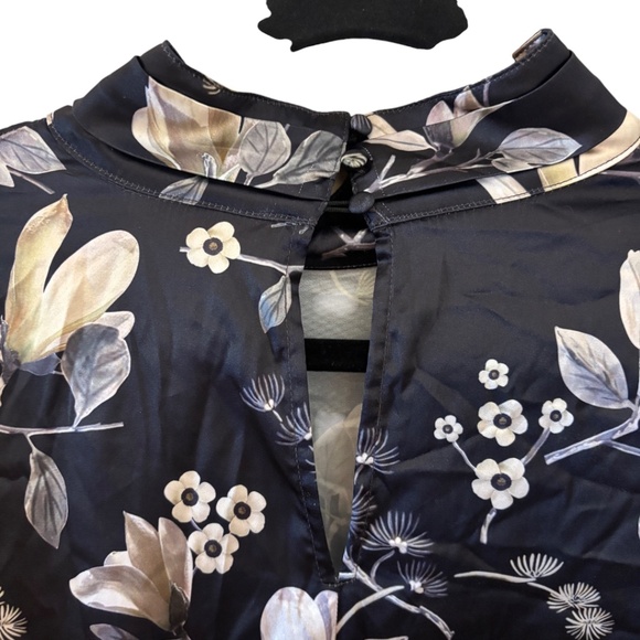 GUESS Black Floral Long Sleeve Mock Neck Top XL - Picture 5 of 13